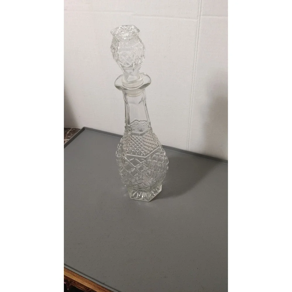 Glass Decanter Unisex OS Clear Excellent Diamond Cut Vintage Barware